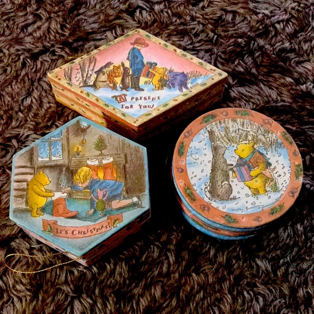 3 classic Winnie the Pooh box ornaments